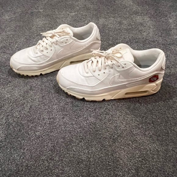 Nike Air Max 90 SE The Future Is Equal (Women’s) - Picture 4 of 10